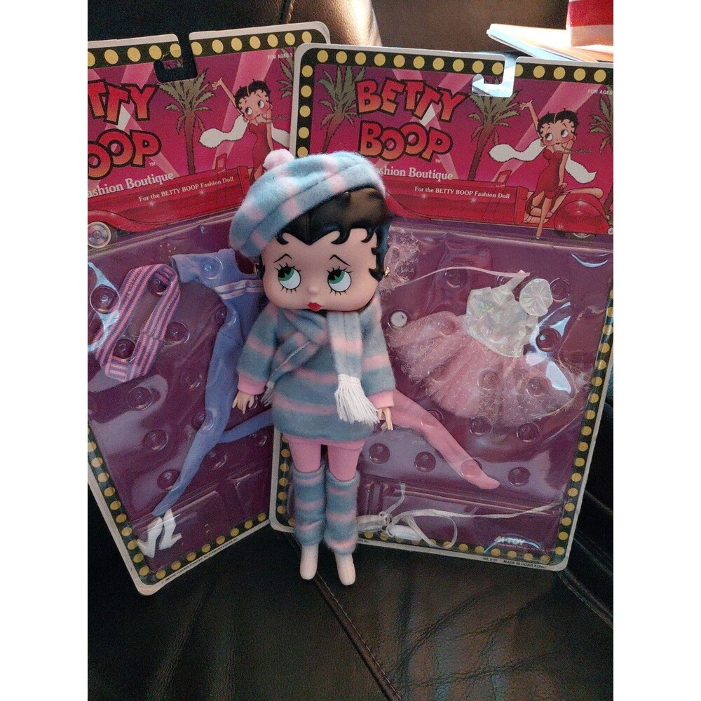 Vintage 12" Betty Boop Lot  Winter Woolens Fashion Doll  1986  2 Outfits NEW